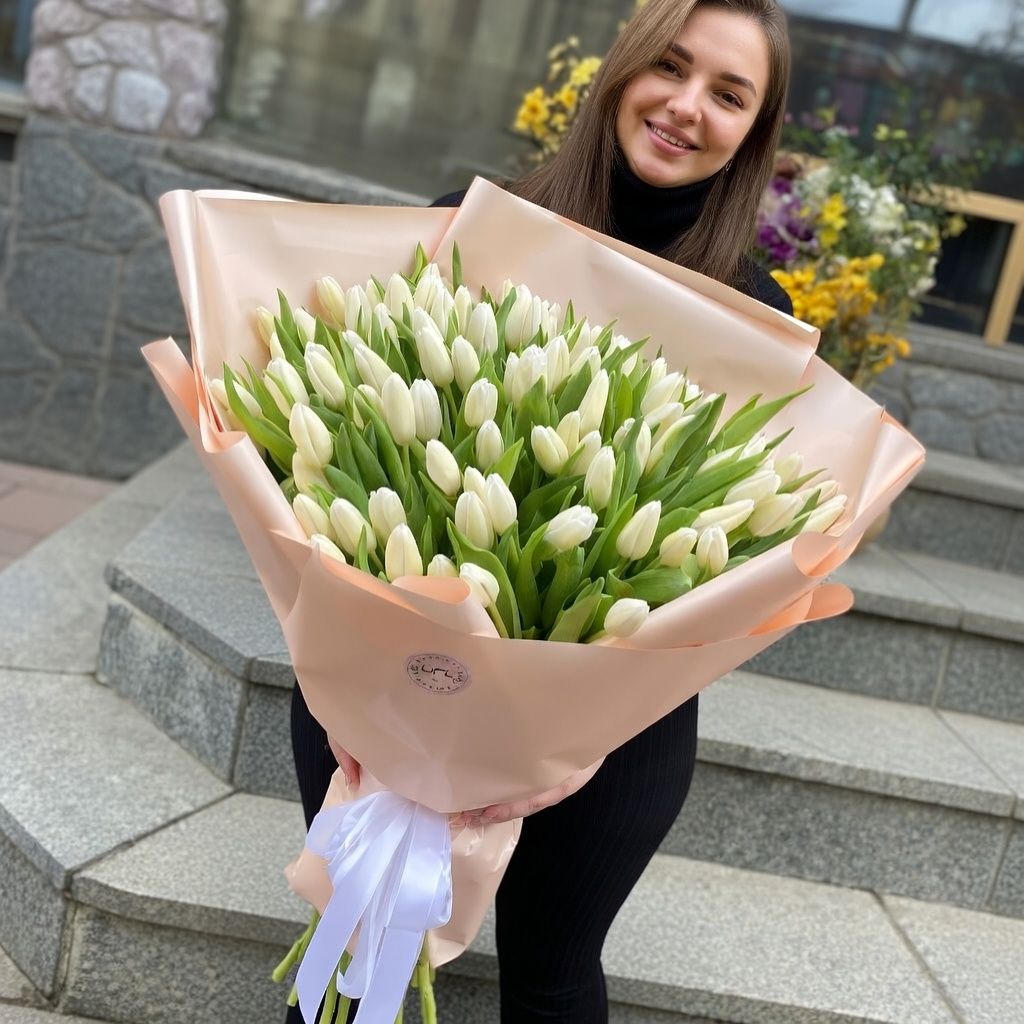 Bouquet 101 white tulips