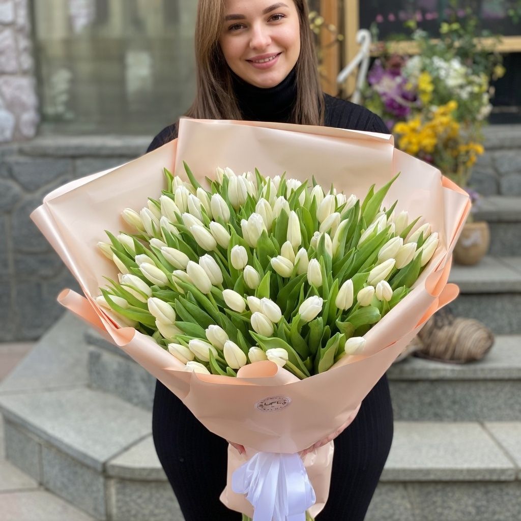 Bouquet 101 white tulips