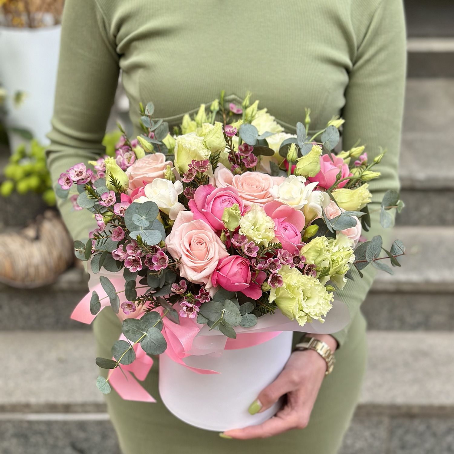 rose, eustoma, cream rose, freesia, chamelacium, eucalyptus, packaging, ribbon