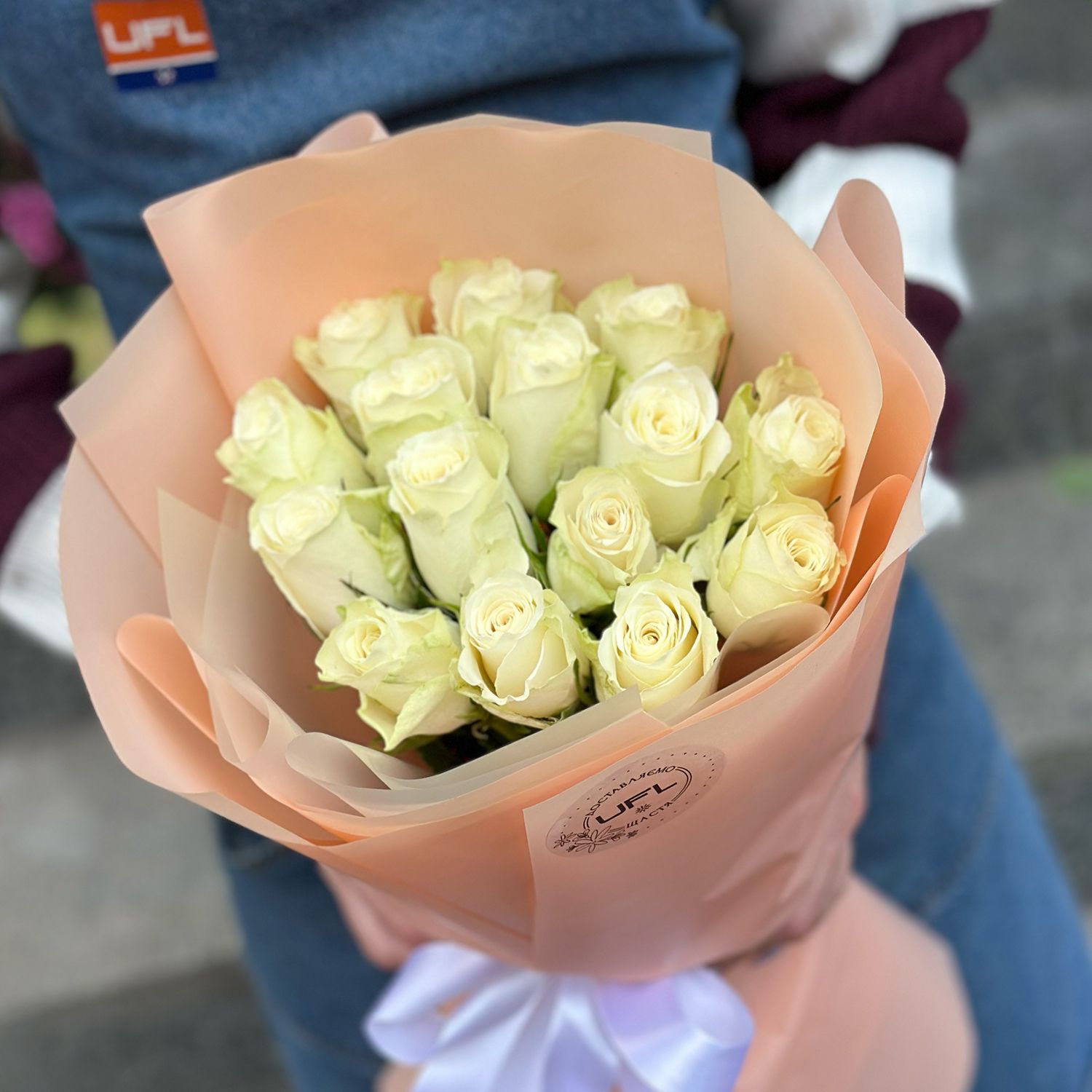 white rose (15 pcs.), packaging, ribbon