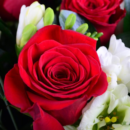 Order the bouquet in our online shop. Delivery!