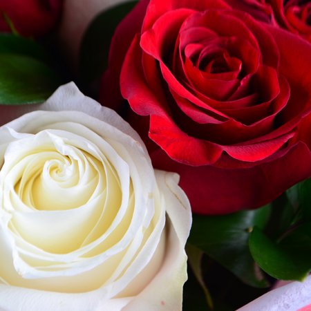 Order the bouquet in our online shop. Delivery!