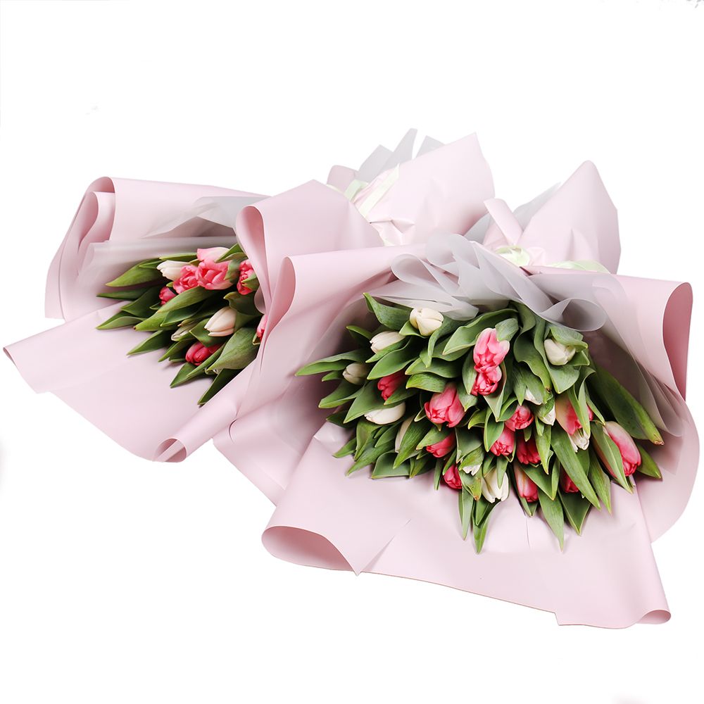 Bouquet <p>Bouquet of 11 tulips and bouquet of 25 tulips</p>
