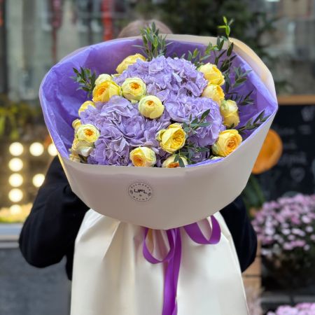 Bouquet Hydrangeas and Yellow Roses Lavender morning