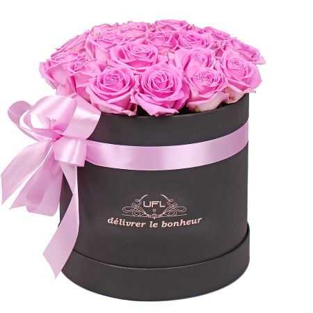Bouquet Pink roses in a box