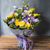 callas, statice, eustoma, hypericum, carnations (5 pcs.), spray rose (5 pcs.), brassica, packaging, ribbon